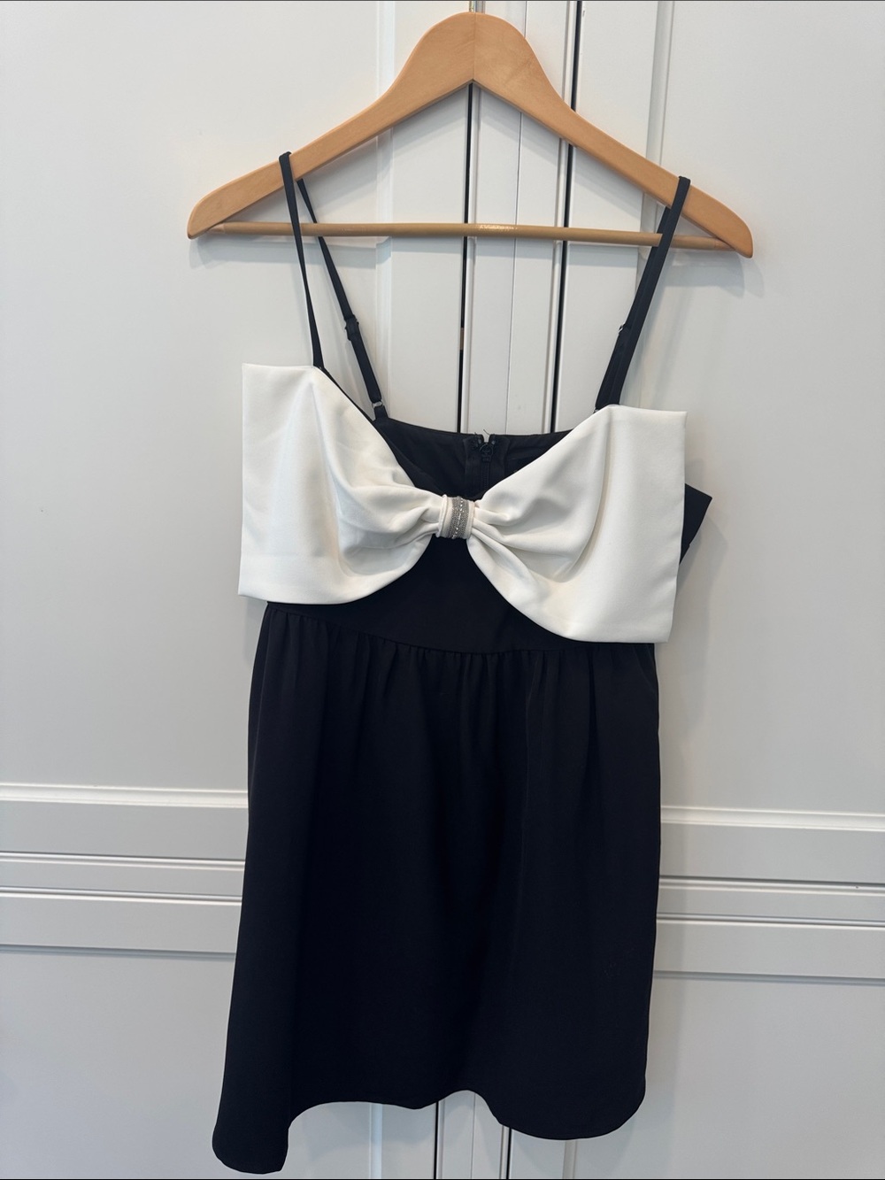 Sugarlips Black Mini Dress with White Bow Front - Picture 4 of 5